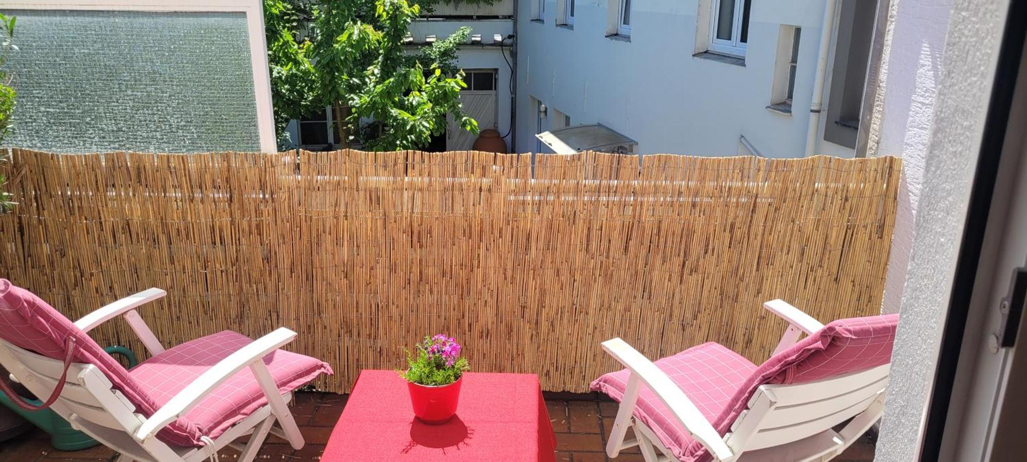 Mit Schoenem Balkon